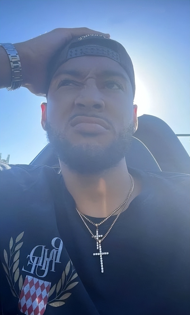 西蒙斯在比, dEc, 可随着伤病 西蒙斯在比, dEc, 可随着伤病